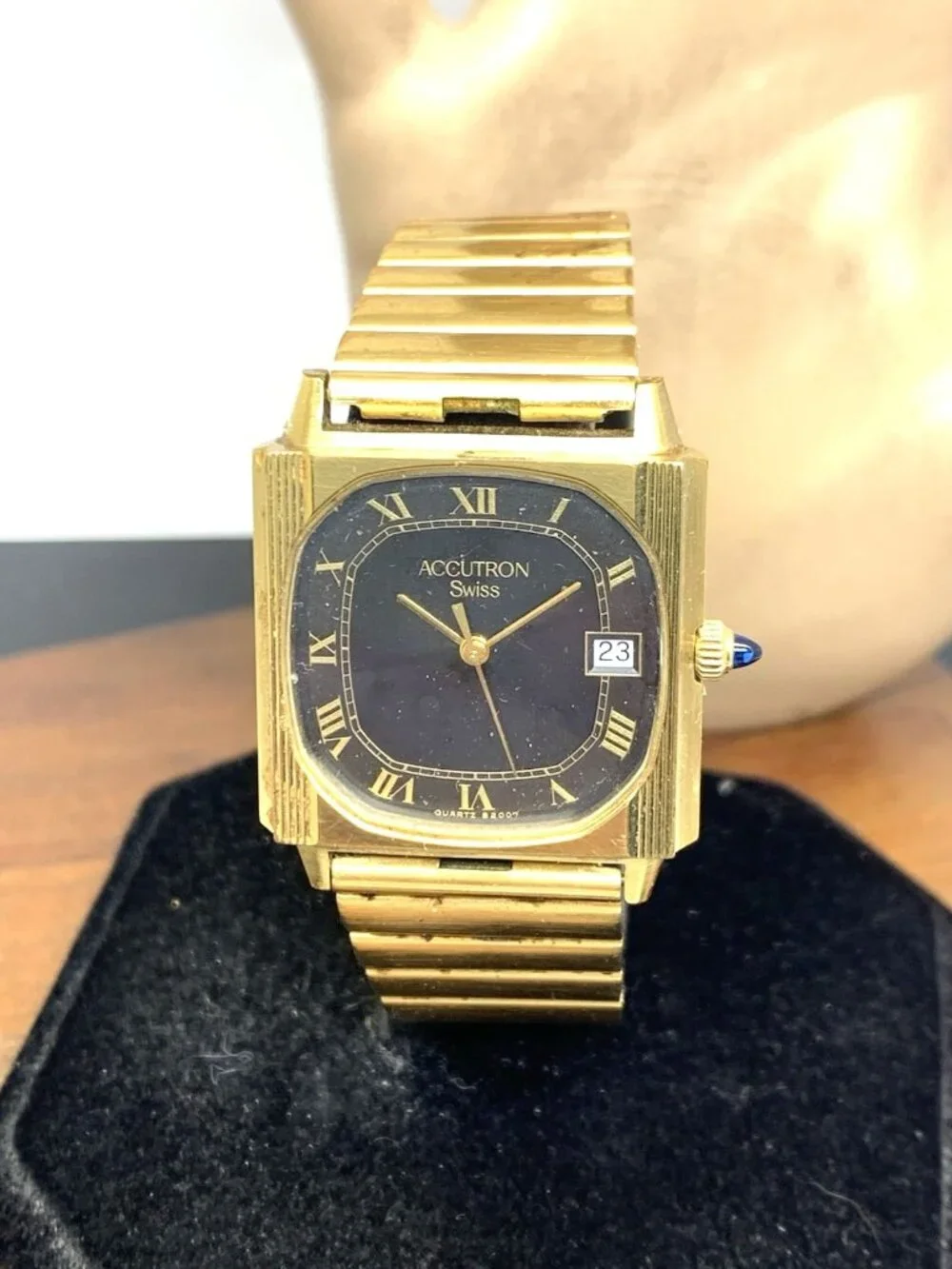 Accutron Men's Watch Vintage 1982 P2 Swiss Quartz C802022 Black Gold Steel 30mm